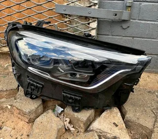 MERCEDES BENZ GLC HEADLIGHTS 2024 AVAILABLE