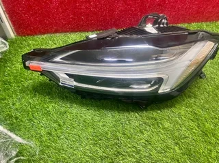 Volvo XC60 headlight available for sale clean clean