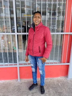 Am a good house helper cleaner helper looking a job stay out position or part time peace job work