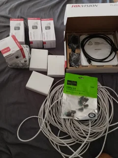 Hikvision 8CH DVR 1TB system with 4 cameras