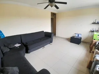 Neat and spacious 2 bedroom flat for rent in Longcroft