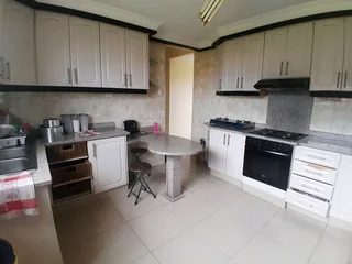 Neat and spacious 2 bedroom flat for rent in Longcroft