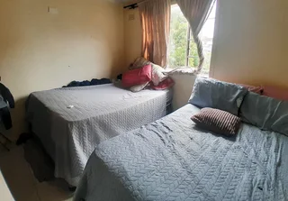 Neat and spacious 2 bedroom flat for rent in Longcroft