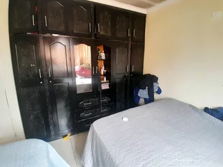 Neat and spacious 2 bedroom flat for rent in Longcroft