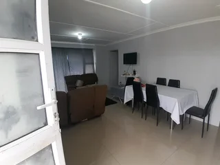 Neat 2 bedroom apartment for rent in Rydalvale