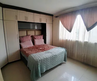 Neat 2 bedroom flat for sale in Longcroft