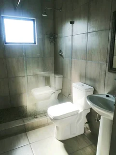 Neat and modern 2 bedroom apartment for rent in Longbury