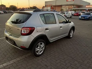 Renault Sandero Hatchback