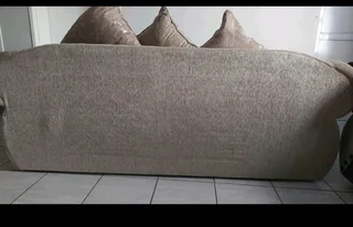 Couches in Gud Condition