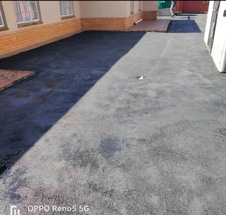 Taring, instant lawn, concrete, retaining wall and precast wall