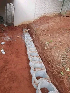 Taring, instant lawn, concrete, retaining wall and precast wall