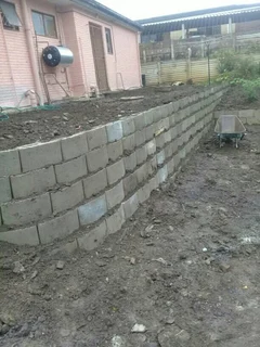 Retaining wall