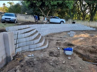Retaining wall