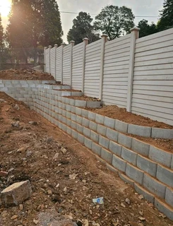 Retaining wall