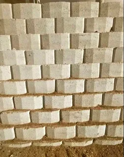 Retainer wall blocks