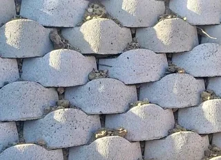 Retainer wall blocks