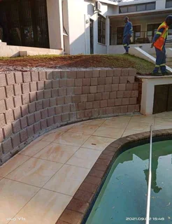 Retainer wall blocks