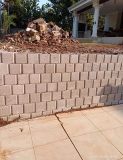 Retainer wall blocks