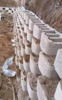 Retainer wall blocks