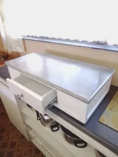 Mini Chest of Drawer, White With Grey Top R250 Ph:0789777660