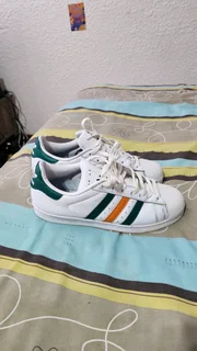 Adidas superstar size 8