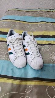 Adidas superstar size 8