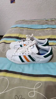 Adidas superstar size 8