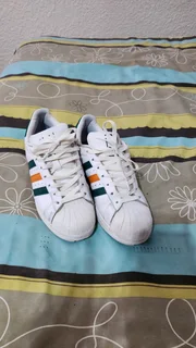 Adidas superstar size 8