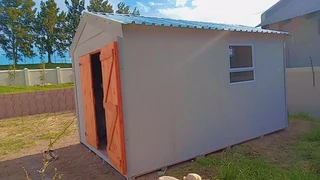 Wendy house &amp;Nutec house for sale