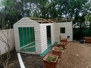 Wendy house &amp;Nutec house for sale