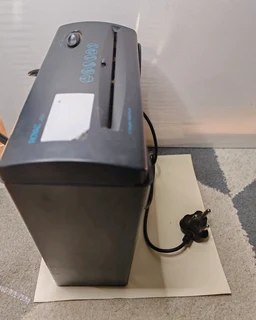 Royal paper shredder