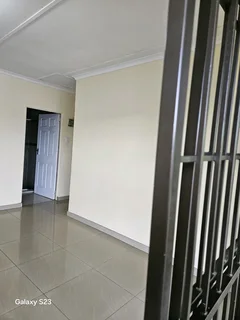 GRANNY COTTAGE TO LET KHARWASTAN CHATSWORTH