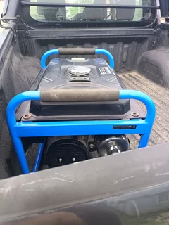 Trade professional Genset generator for sale. 2500W 15L petrol tank.Used once R4500 cash