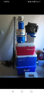 Coleman polylite cooler boxes for sale. Excellent condition R1700 for 5 branded ones