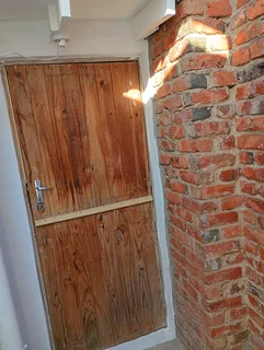 BACHELOR FLAT TO RENT