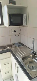 Sweet Bachelor To Rent