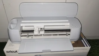 Cricut Maker 3. Smart Cutting Machine and Cricut EasyPress Mini combo