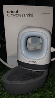 Cricut Maker 3. Smart Cutting Machine and Cricut EasyPress Mini combo