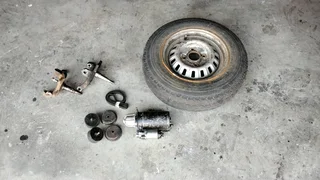 Ford cortina 2liter   spares   0728028859      500 lot cash