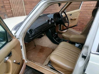 Merc   230 e    n p    20k neg driveaway
