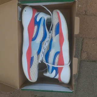 Urgent Sale! Puma Running Shoes-bargain Price!