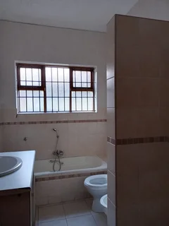 4 BEDROOM MAIN HOUSE IS AVAILABLE FOR RENTAL IN OBSERVATORY, JOHANNESBURG