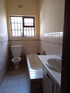 4 BEDROOM MAIN HOUSE IS AVAILABLE FOR RENTAL IN OBSERVATORY, JOHANNESBURG
