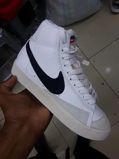 Nike blazer mid 77