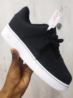 Nike air force 1 black white sole