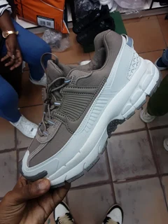 Nike zoom vomero 5 roam