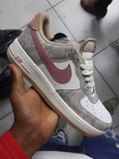 Nike air force 1 snakeskin pink