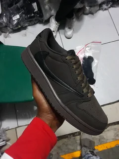 Air jordan 1 x travis scott cactus jack velvet brown