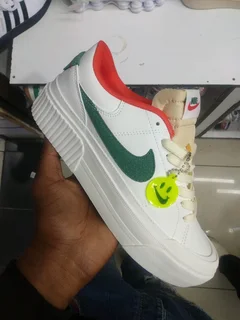 Nike court legacy lift