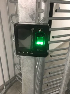 Alarm CCTV camera Electric fencing gate garage motor intercom repairs technician